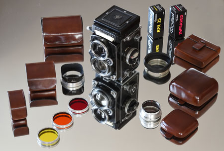 Rolleiflex: a camera, thousands accessories and a new solution for carriage.