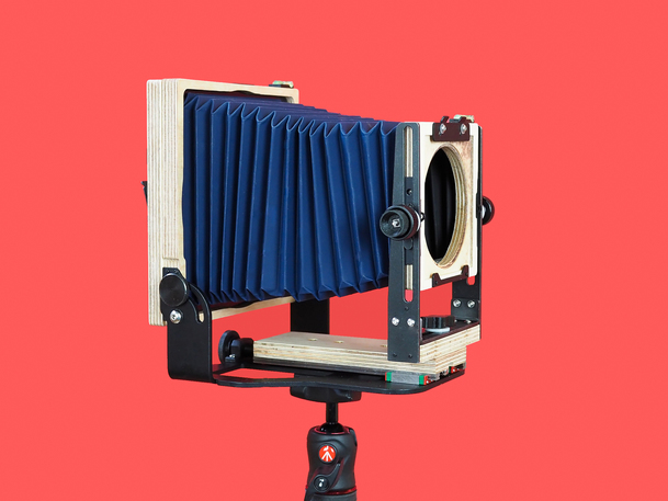 03 intrepid camera blu fronte